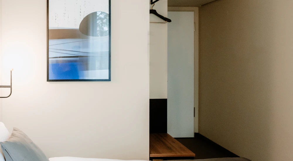 Hotelzimmer mit Doppelbett